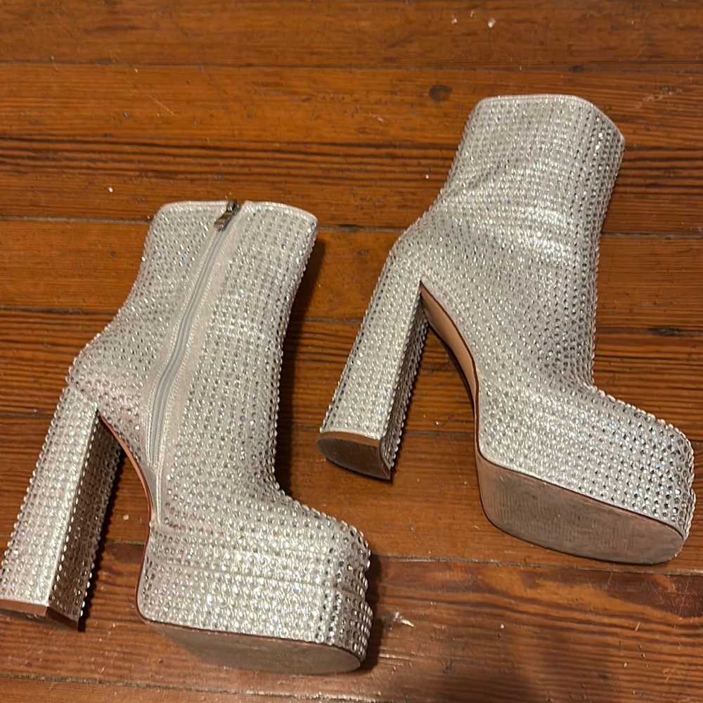 AZALEA WANG platform rhinestone silver boots